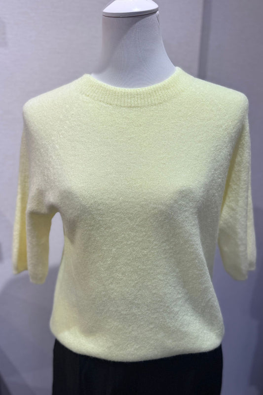 Pull manches courtes doux et léger