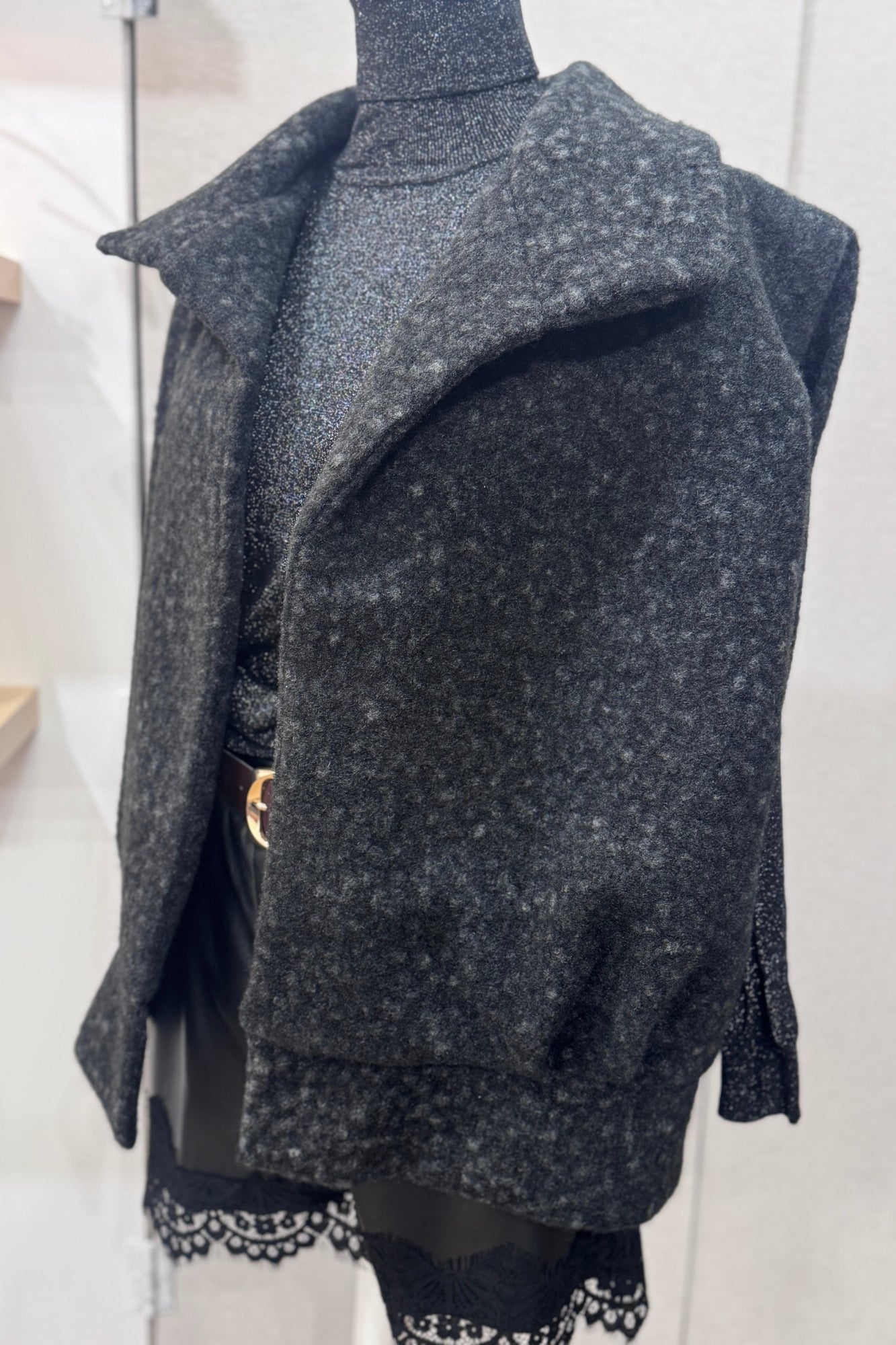 gilet femme hiver gris anthracite sans manches chic 