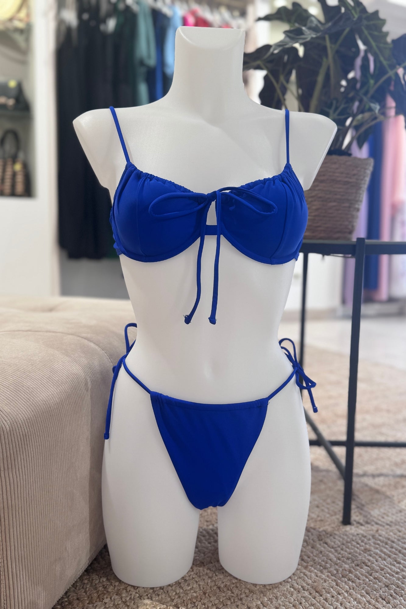 maillot de bain bleu roi, forme soutien-gorge réglable, sanaes